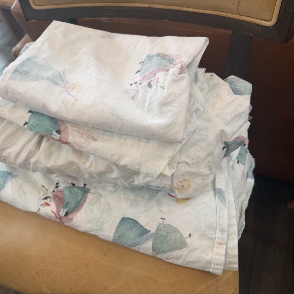 Pottery Barn Kids Organic Cotton Frozen Sheet Set - TWIN